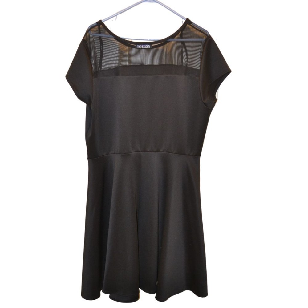 Black Short Sleeve Midi Dress